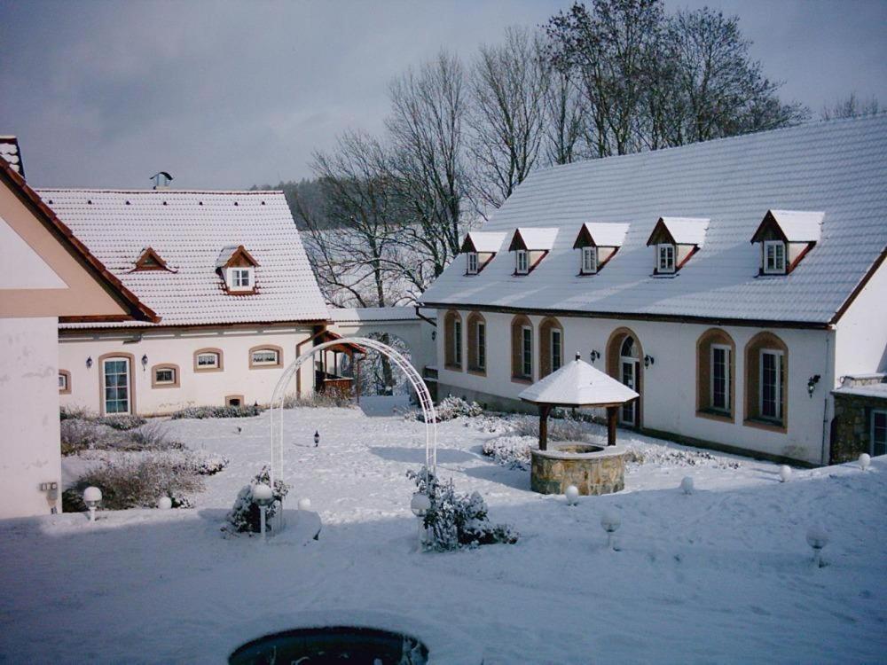 Hotel Capkuv Statek à Hořičky Extérieur photo